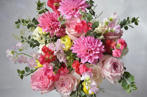 Hand-tied Bouquet Workshop, hand tied bouquet with raoses, dahlias, ranunculus, lathyrus and acacia