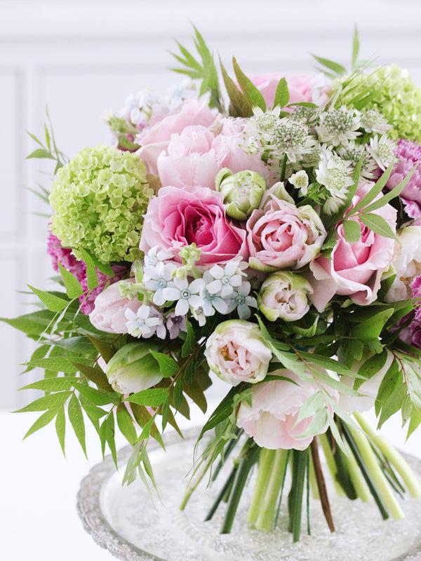  Hand-tied Bouquet Workshop, hand tied bouquet with roses, tulips, astrantia, viburnum and oxypetalum