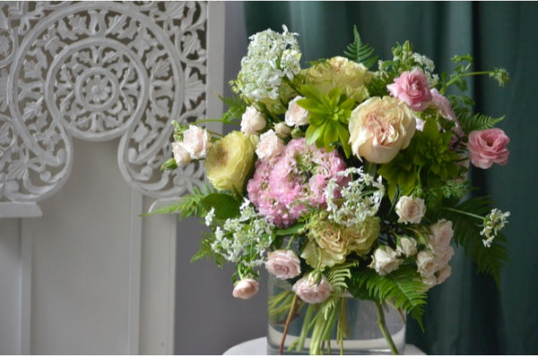 Hand-tied Bouquet Workshop, hand tied bouquet in pastel colours