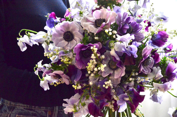 one day taster workshop, hand tied bouquet with anemone, lathyrus and convallaria