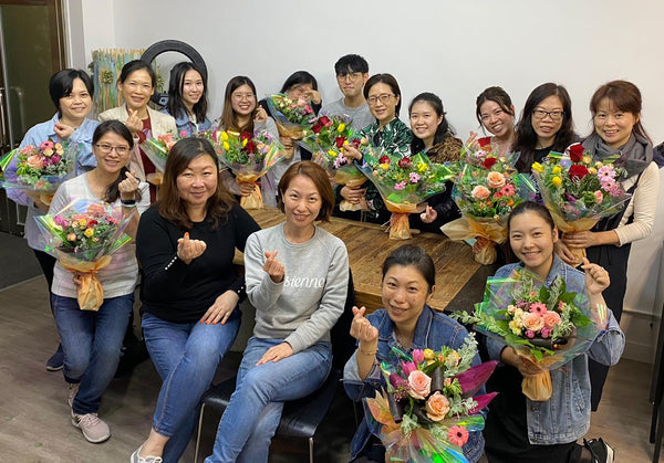 Private Group Floral Workshop, hand tied gift bouquet, retail shop staff