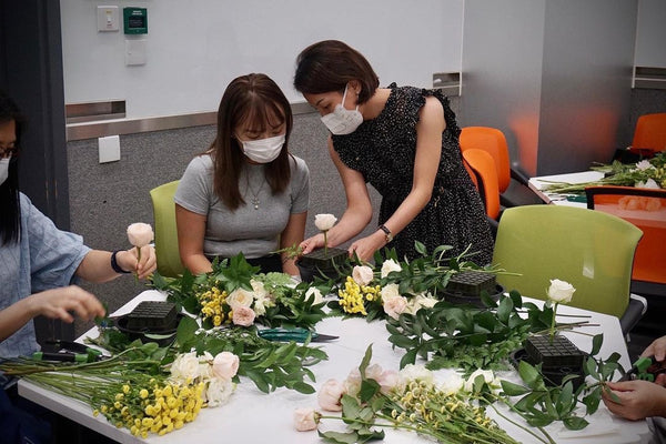 Private Group Floral Workshop, round flower arrangement, university staff