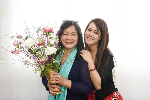 Private Group Floral Workshop, mothers day arrangement, business association members and family