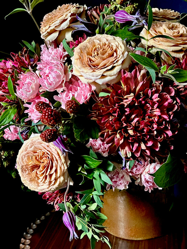 one day taster floristry workshop, still life arrangement with chrysanthemums, roses, clematis and rubus