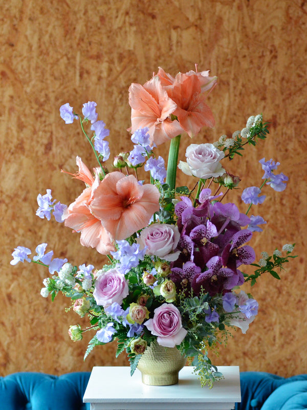 one day taster floristry workshop, flower arrangement with amaryllis, roses, lathyrus, vanda, spirea and acacia
