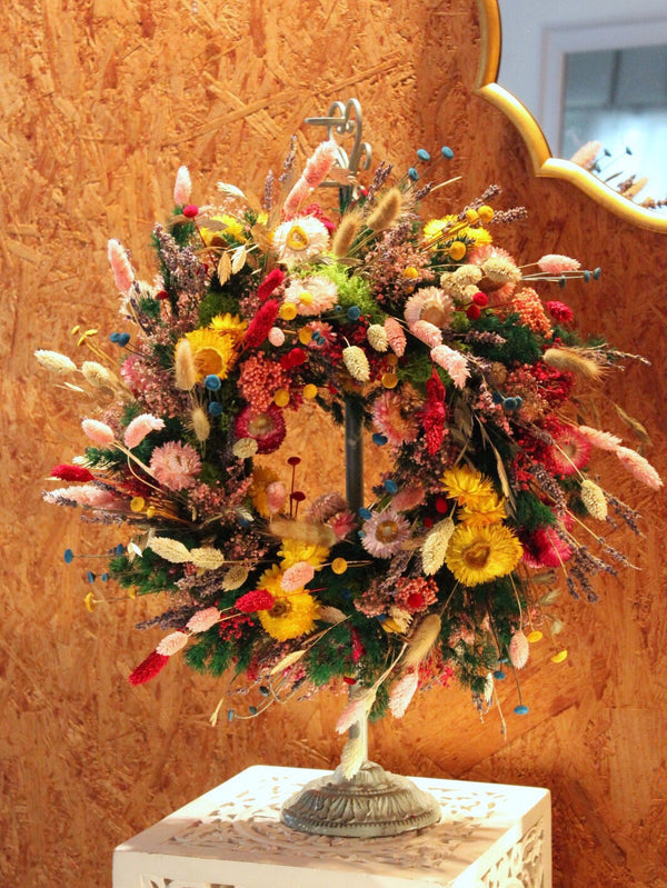 seasonal wreath workshop, preserved and dried flowers and foliage, summer colours