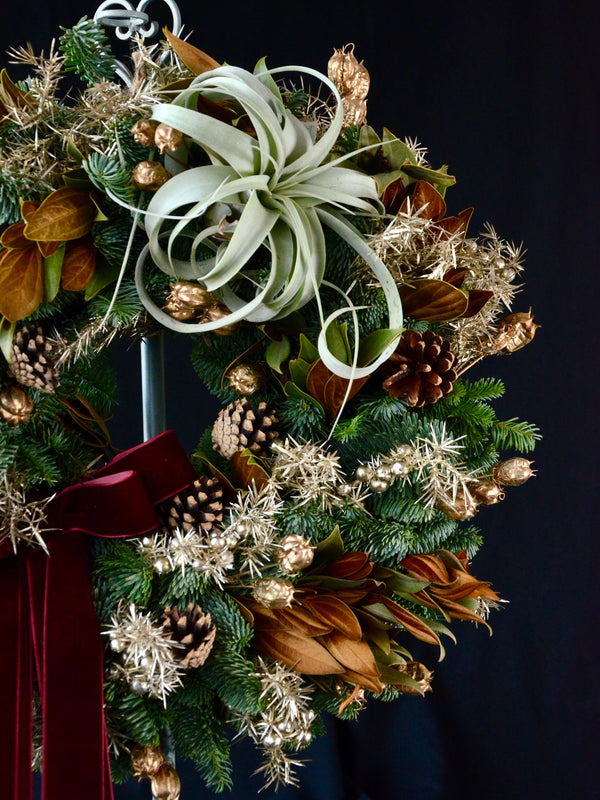 seasonal wreath workshop, luxurious Christmas wreath, golden foliage and tillandsia